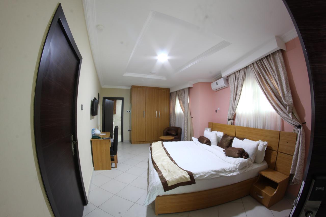 Celia'S Suites Abeokuta Dış mekan fotoğraf