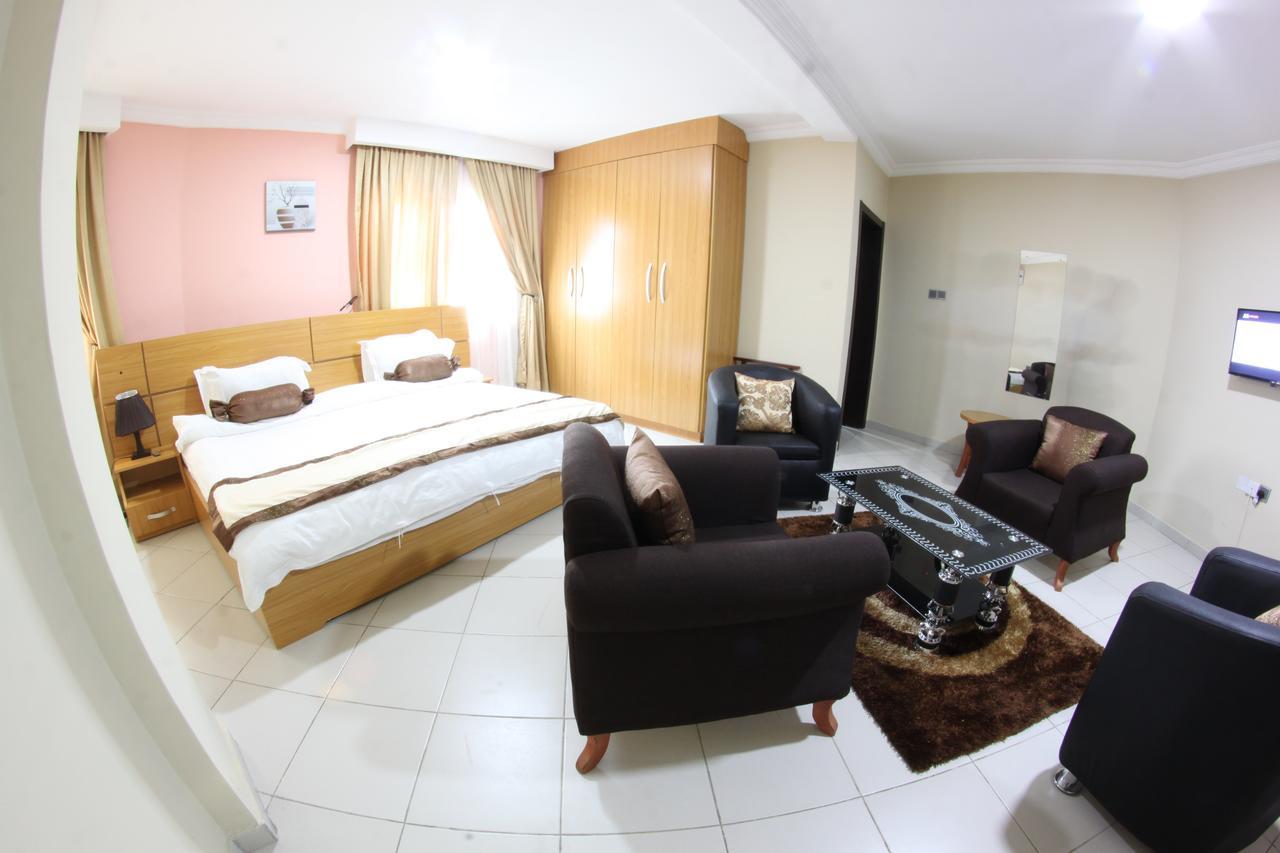 Celia'S Suites Abeokuta Dış mekan fotoğraf