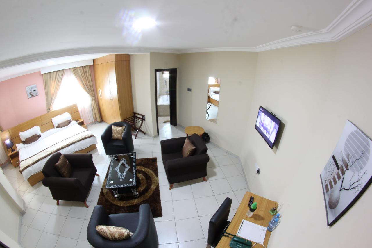 Celia'S Suites Abeokuta Dış mekan fotoğraf