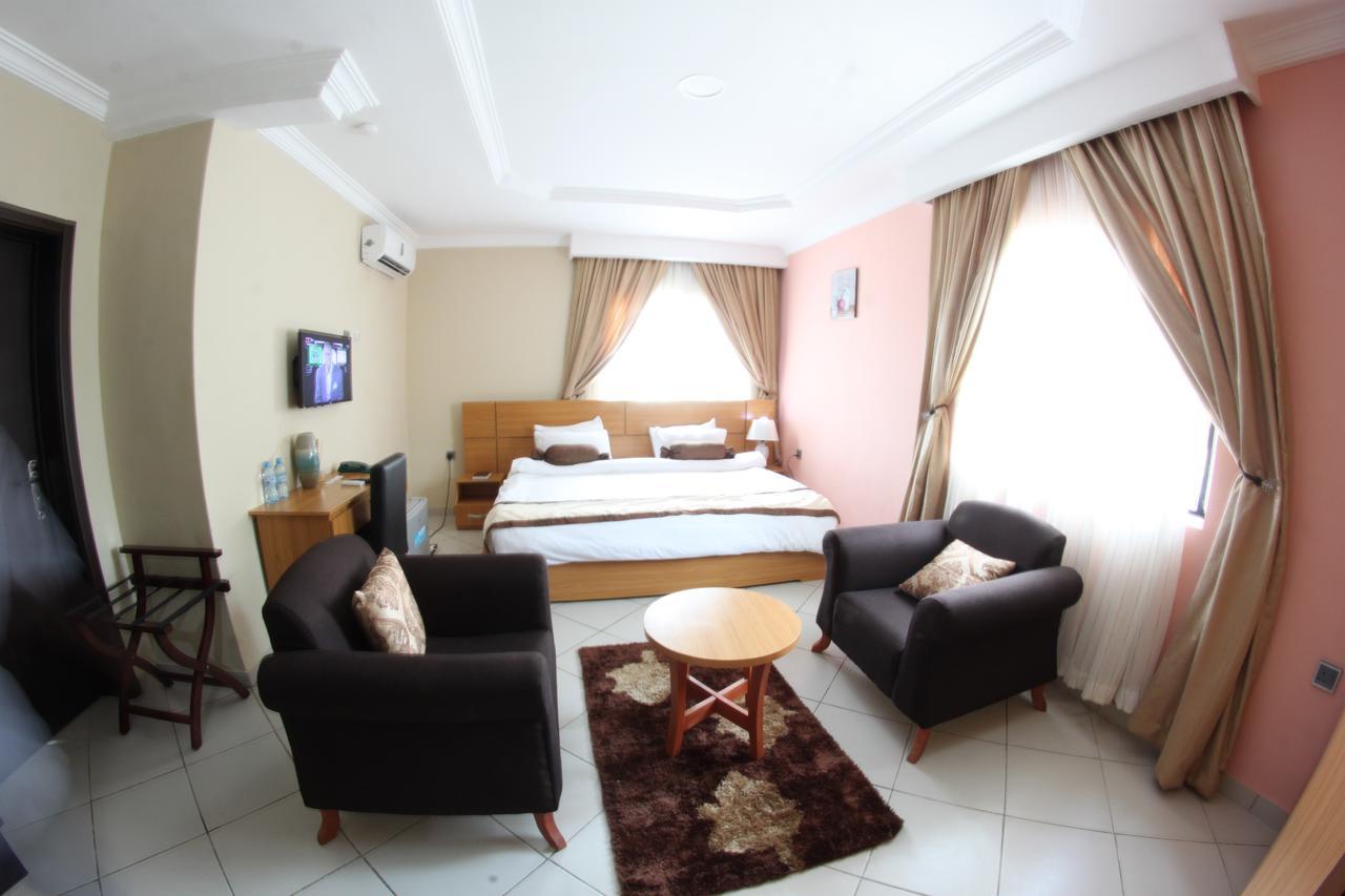 Celia'S Suites Abeokuta Dış mekan fotoğraf