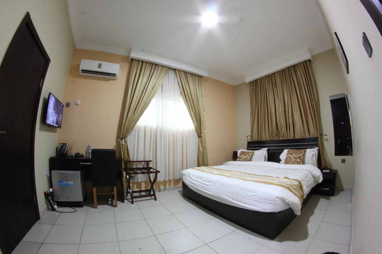 Celia'S Suites Abeokuta Dış mekan fotoğraf