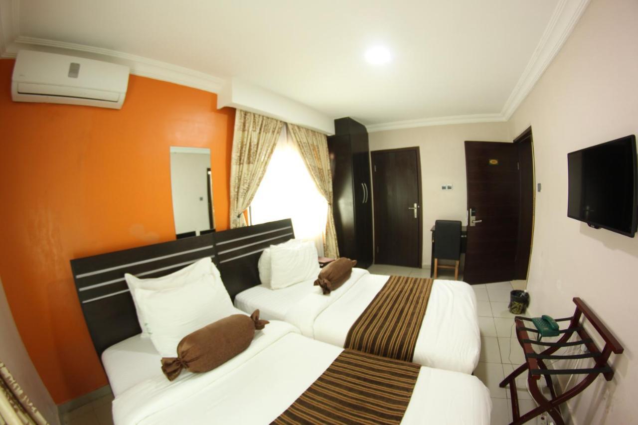 Celia'S Suites Abeokuta Dış mekan fotoğraf