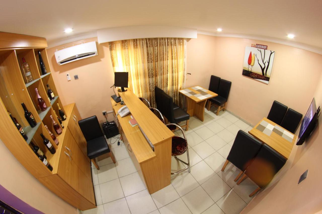 Celia'S Suites Abeokuta Dış mekan fotoğraf