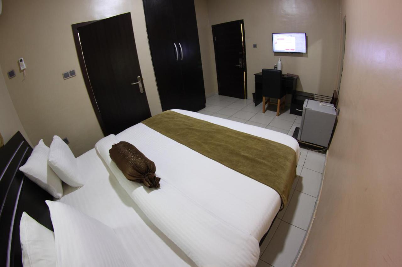 Celia'S Suites Abeokuta Dış mekan fotoğraf