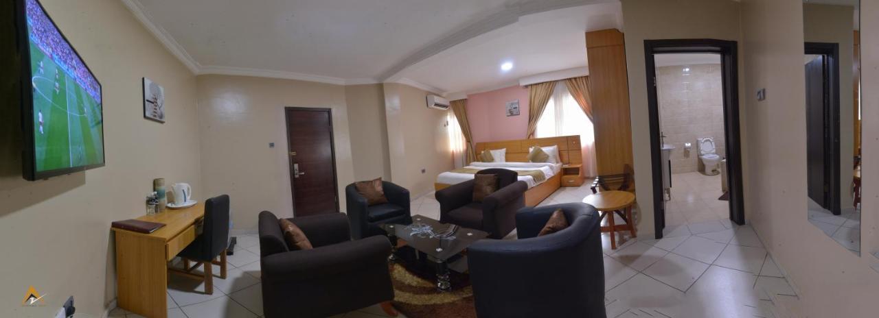 Celia'S Suites Abeokuta Dış mekan fotoğraf