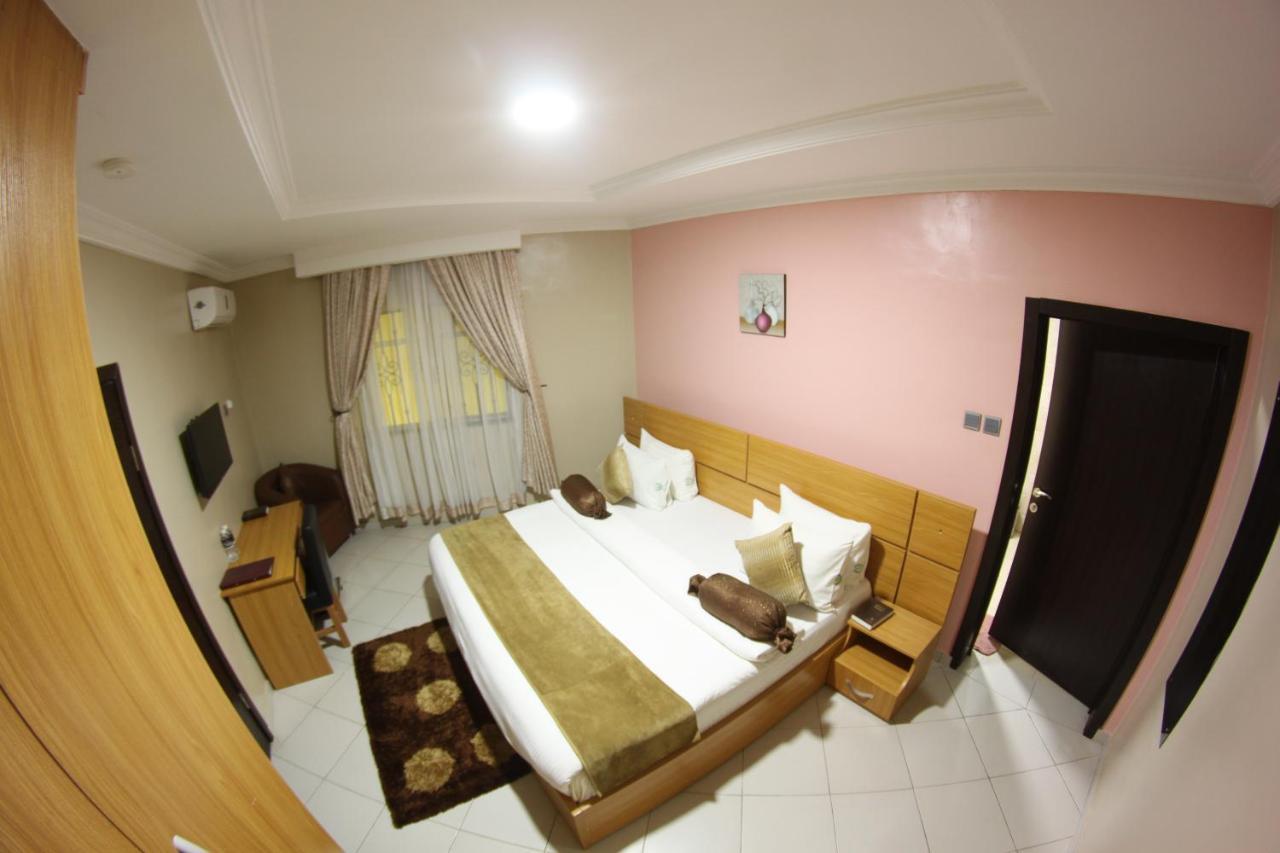 Celia'S Suites Abeokuta Dış mekan fotoğraf